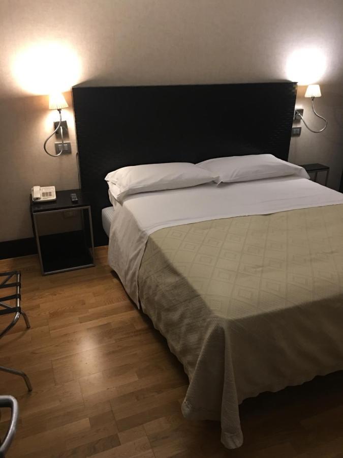 MH Design Hotel Napels Buitenkant foto