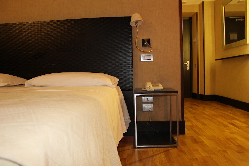 MH Design Hotel Napels Buitenkant foto