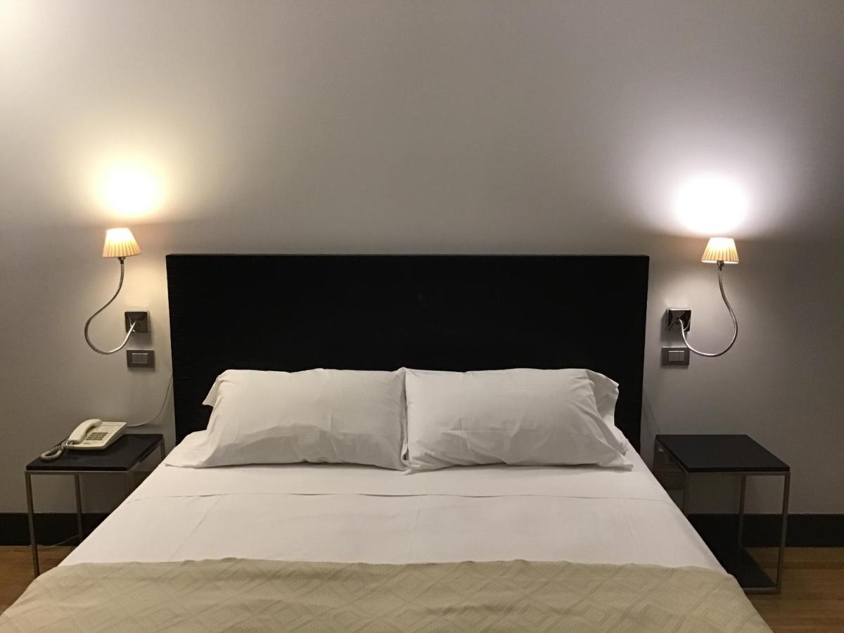 MH Design Hotel Napels Buitenkant foto