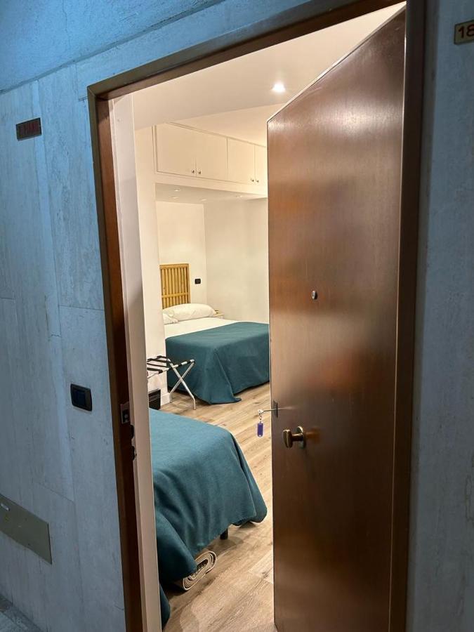 MH Design Hotel Napels Buitenkant foto